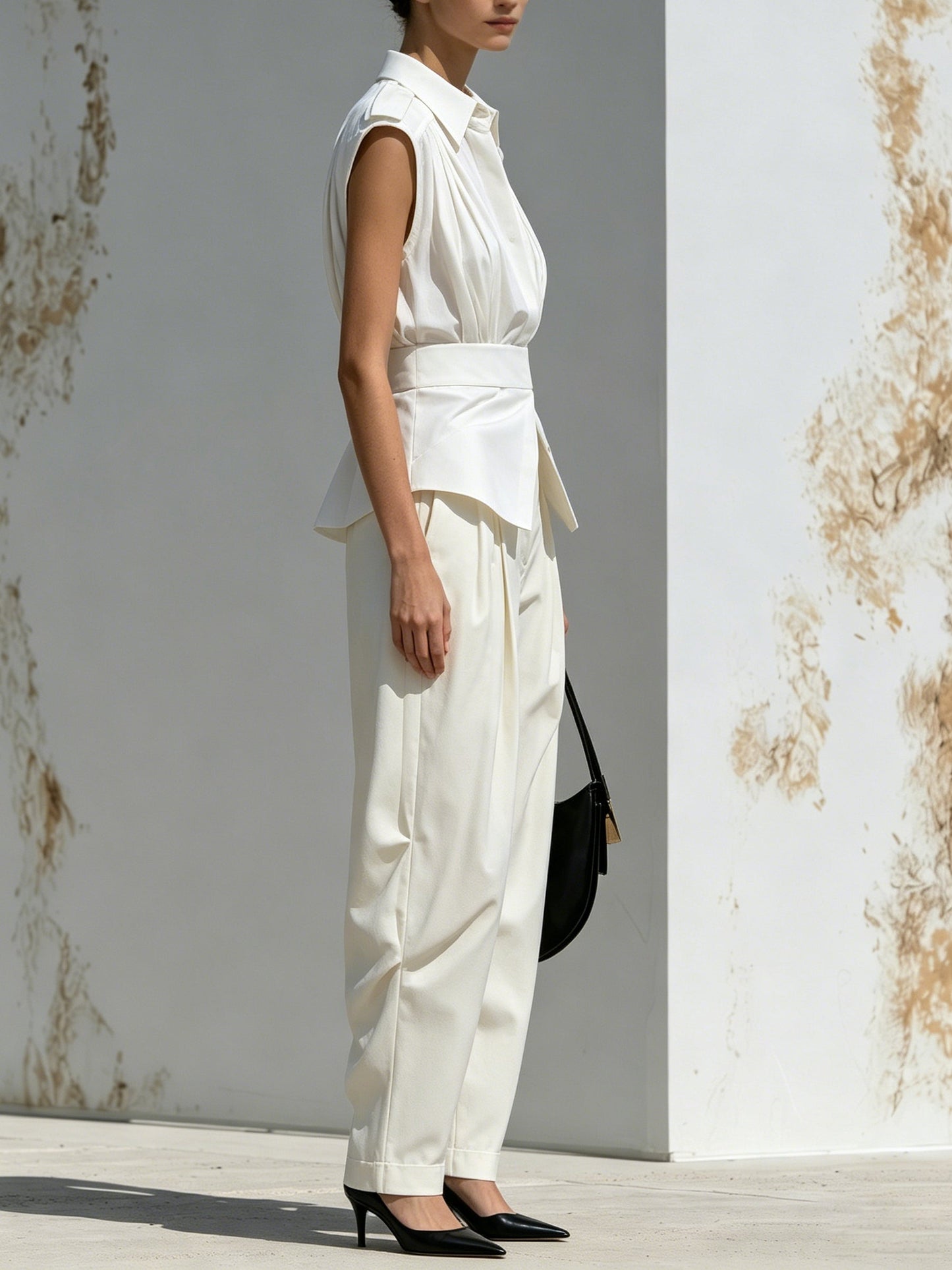 Ivory Sculpted Set – Mouwloos Geplooid Shirt & Hoge Taille Tapered Broek Twee-Delige Outfit