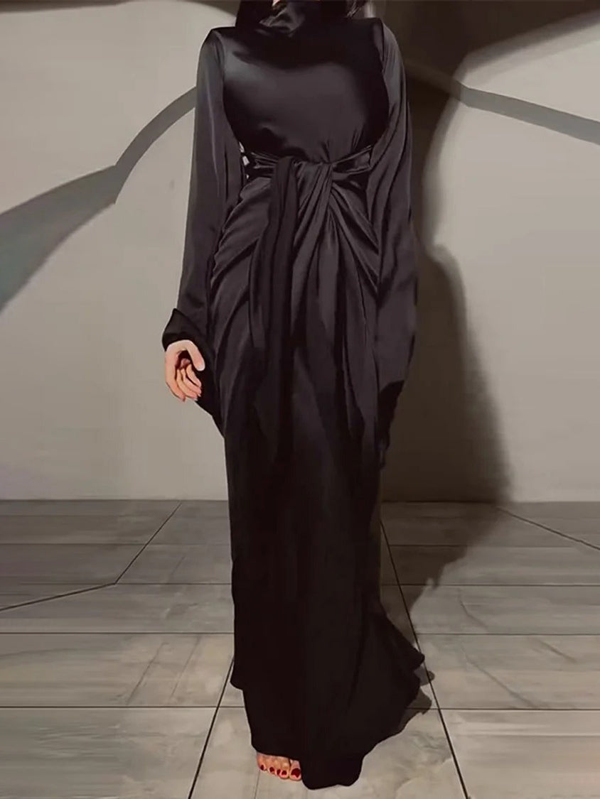 Elegante Satijnen Geplooide Maxi Jurk met Lange Mouwen