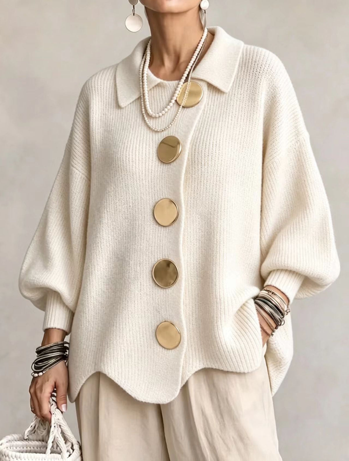 Victoire | Oversized vest met grote gouden knopen