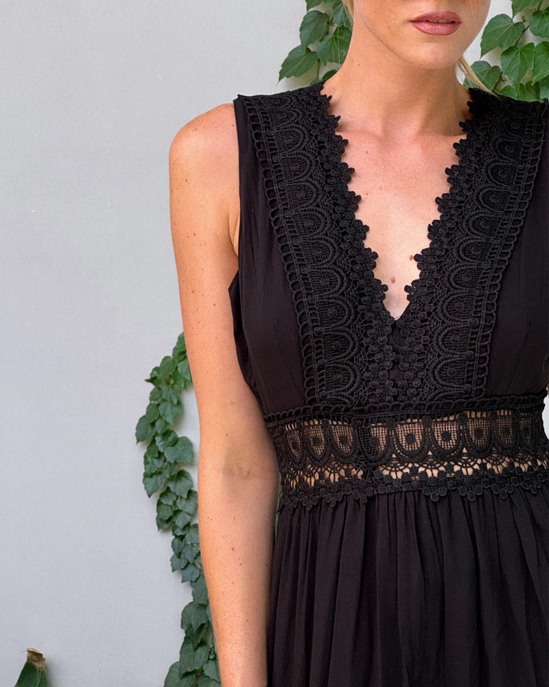 Sora™ – Mouwloze Boho-Midijurk met Kantdetails