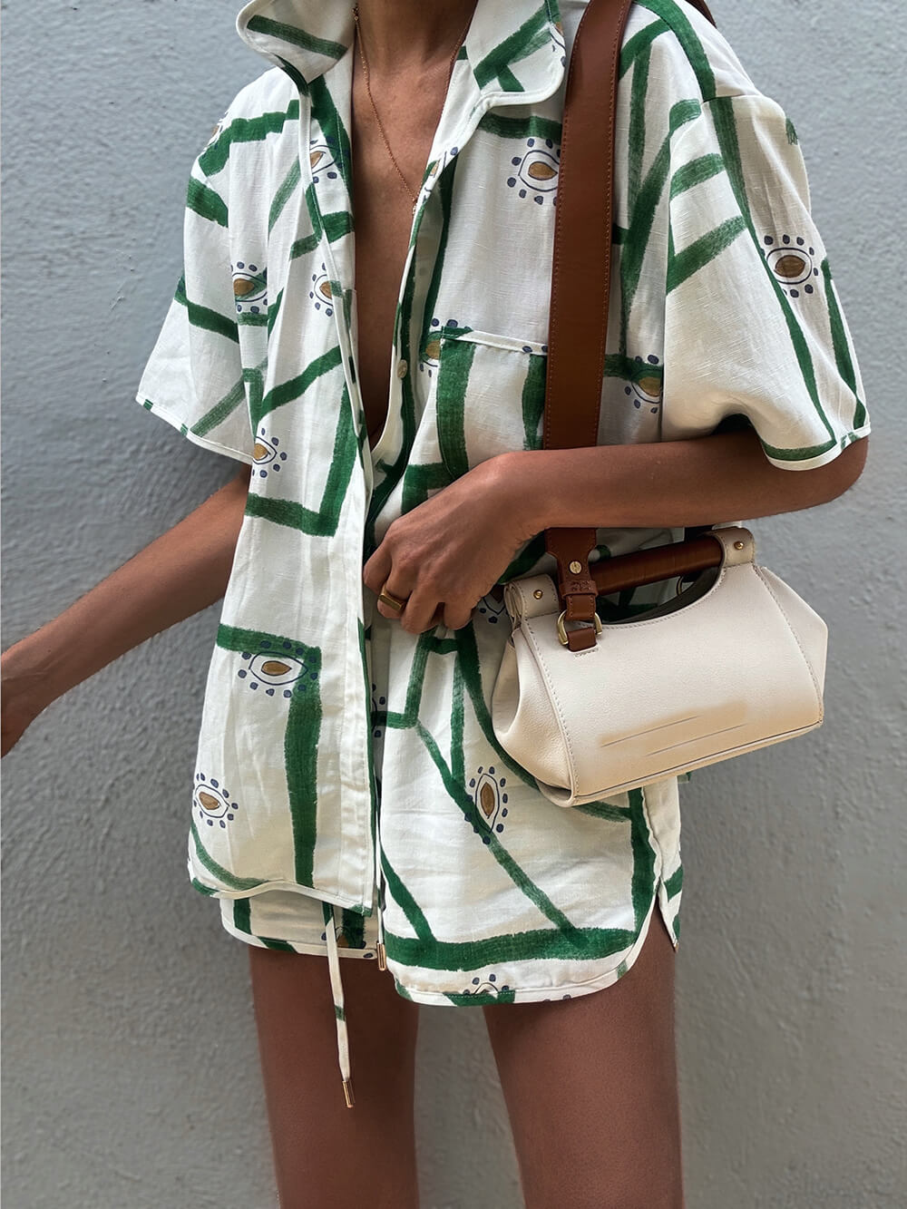 Uniek Delicaat Gedrukt Los Button-Up Top en Shorts Set