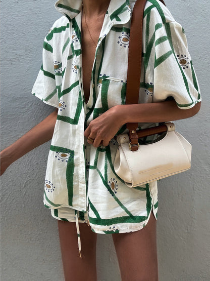 Uniek Delicaat Gedrukt Los Button-Up Top en Shorts Set