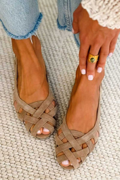Lysiane | Elegante platte sandalen met gekruiste bandjes