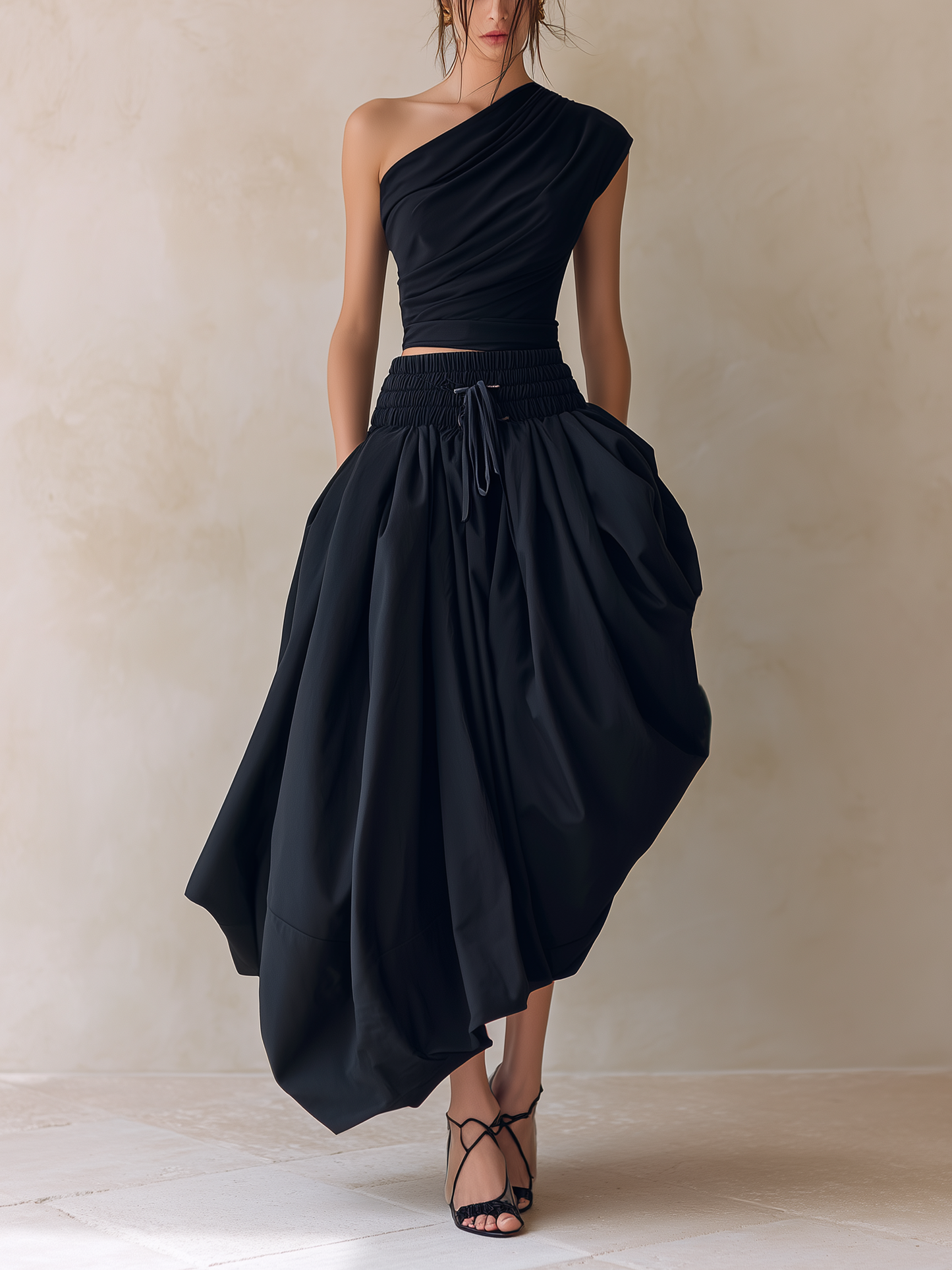 Zwarte Asymmetrische Top met Één Schouder & Hoog-Waisted Bubble Rok Set