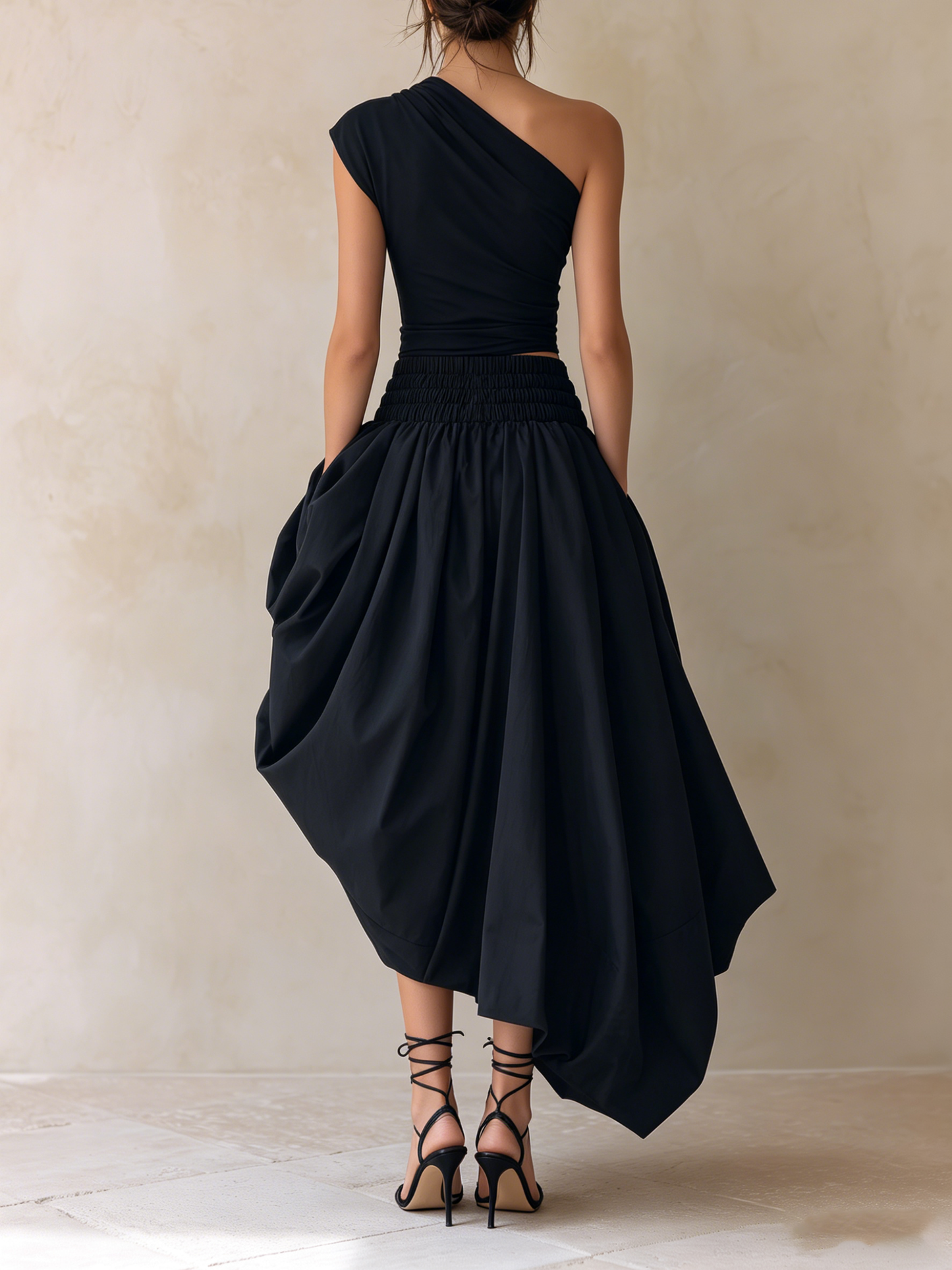 Zwarte Asymmetrische Top met Één Schouder & Hoog-Waisted Bubble Rok Set