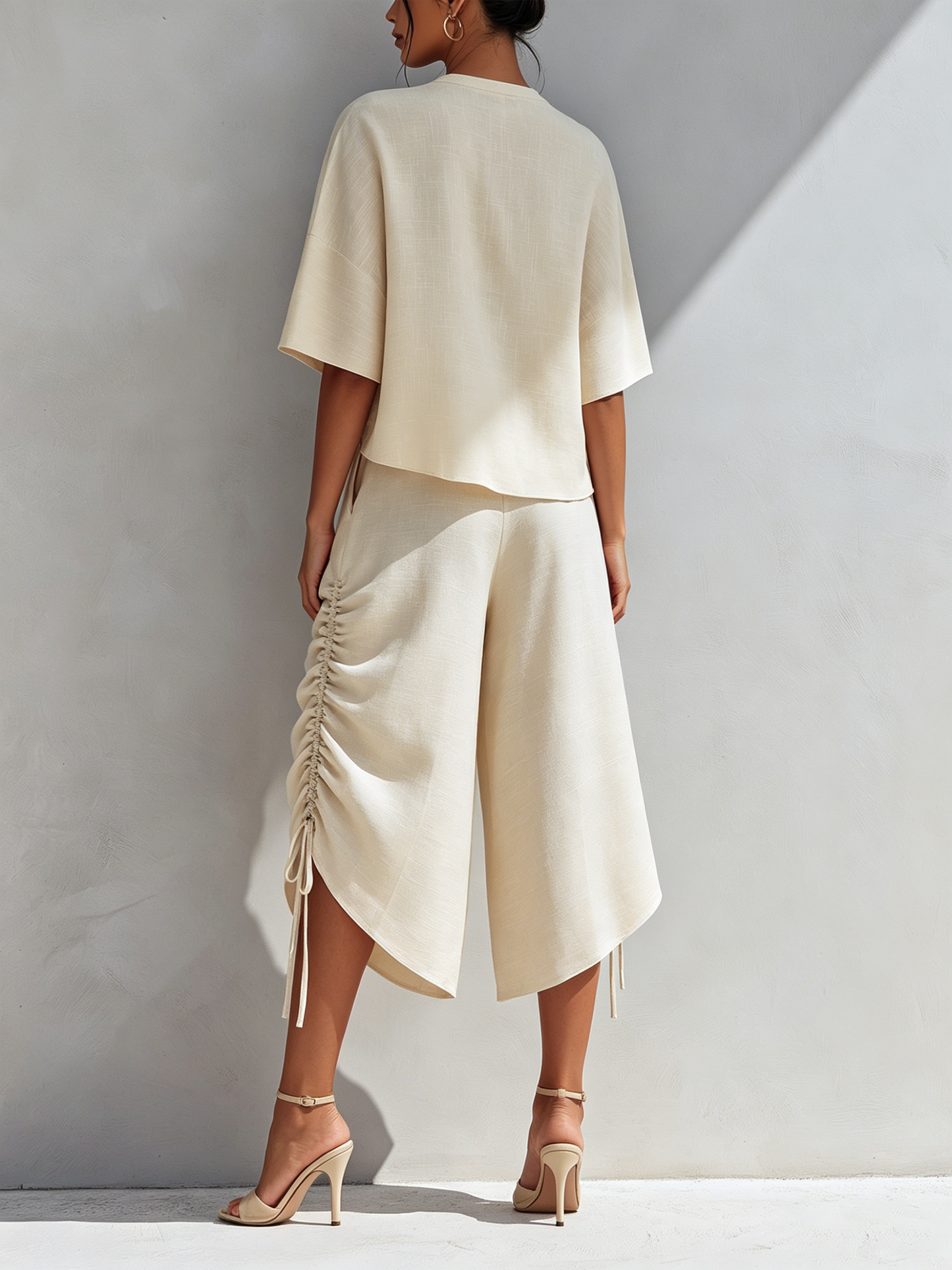 Irreguliere Cutout Linnenmix Top & Zijkant Touw Rimpel Asymmetrische Culotte Twee-delige Resort Set