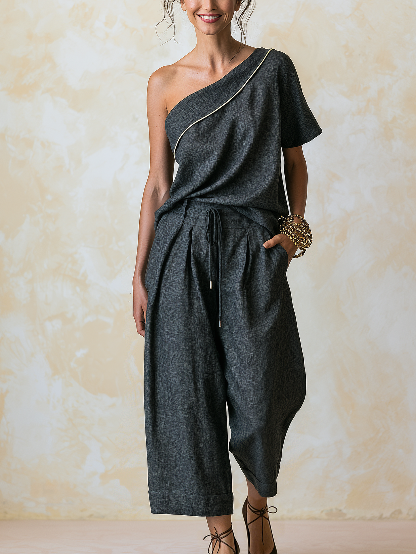 Asymmetrische Top met Één Schouder & Geplooide Culotte met Touwtjes - Twee-Delige Outfit