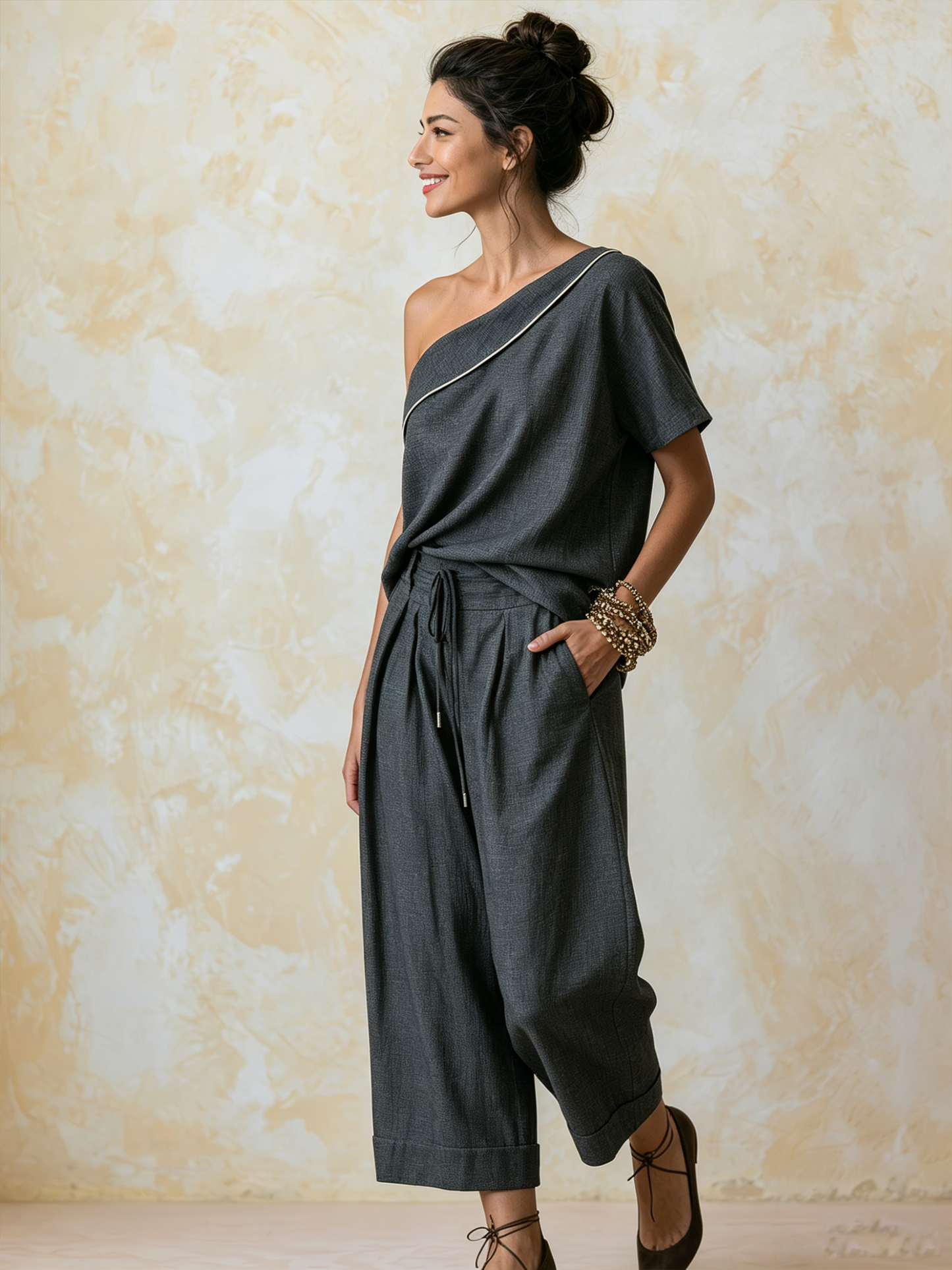 Asymmetrische Top met Één Schouder & Geplooide Culotte met Touwtjes - Twee-Delige Outfit