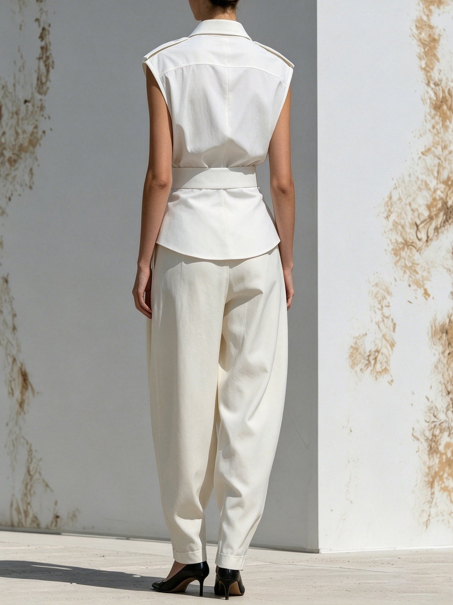 Ivory Sculpted Set – Mouwloos Geplooid Shirt & Hoge Taille Tapered Broek Twee-Delige Outfit