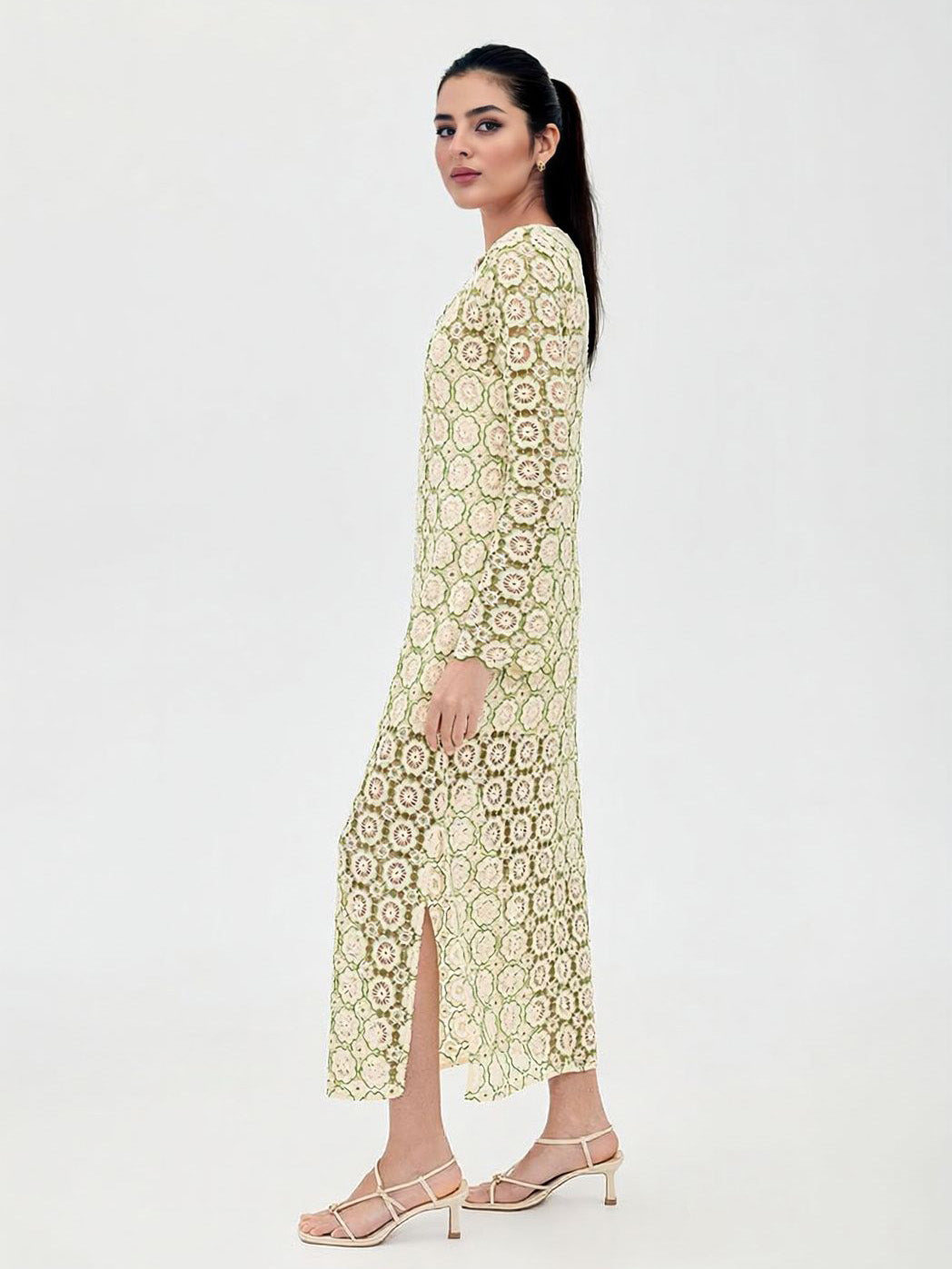 Elegante Maxi Jurk met Lange Mouwen van Haakwerk