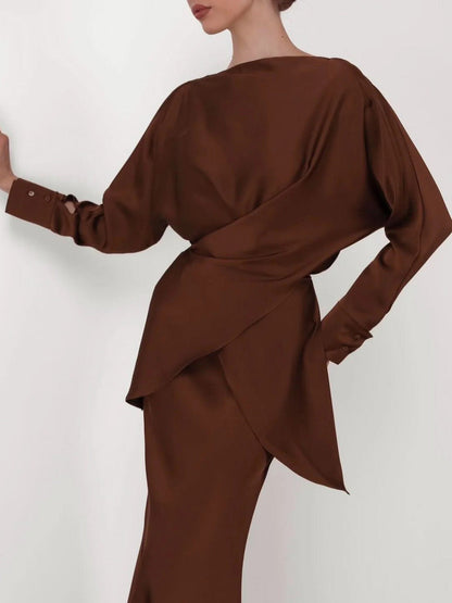 Elegante Asymmetrische Satijnen Blouse met Lange Mouwen