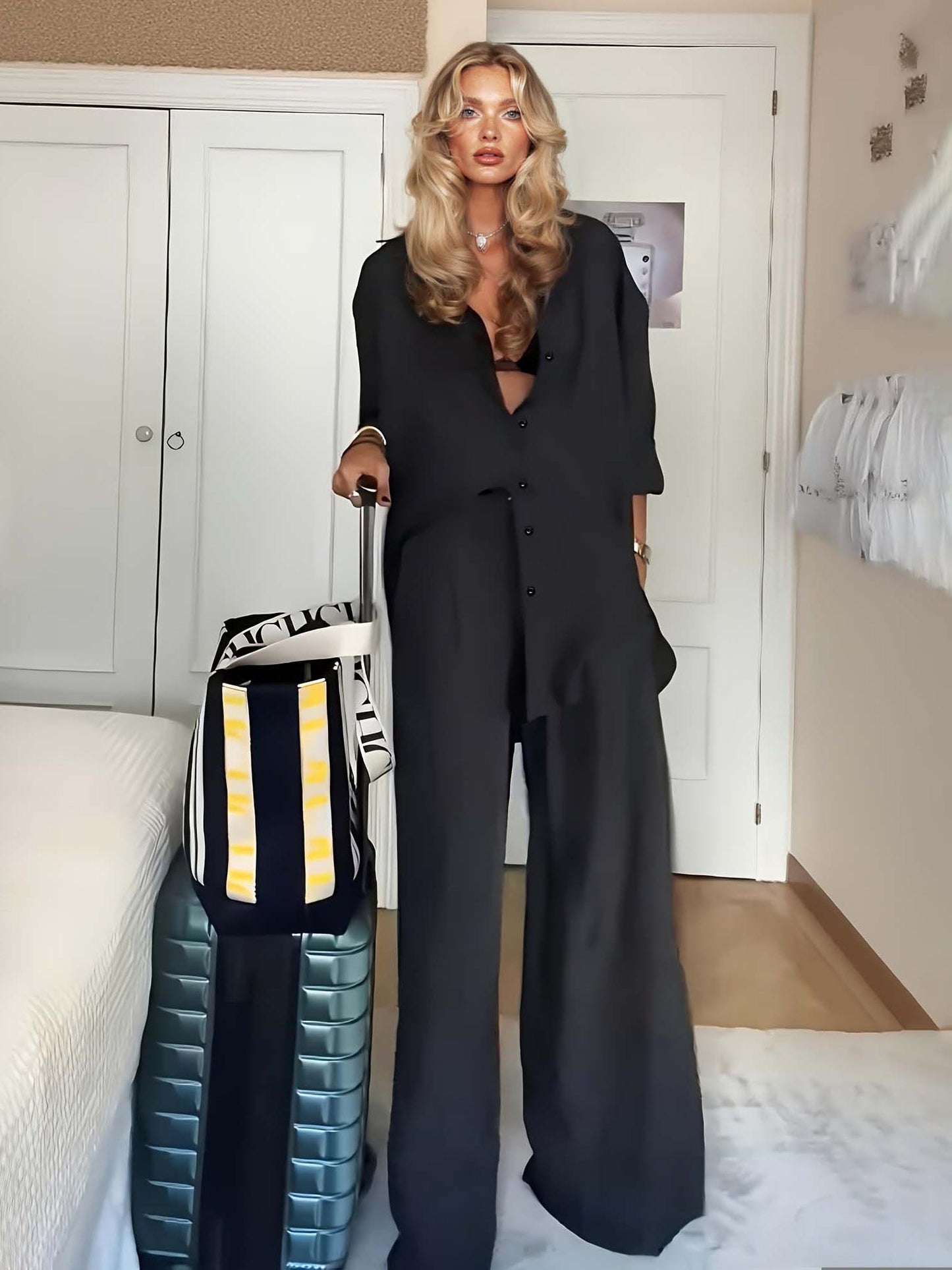 Minimalistische Zwarte Satijnen Shirt & Drawstring Broek Set