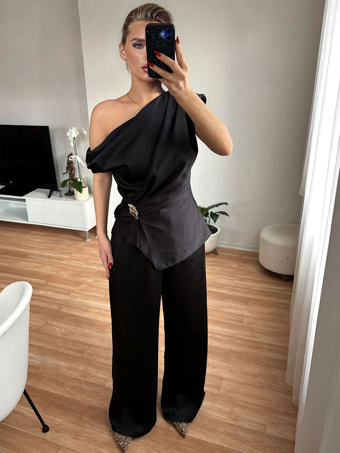 Elegante Satijnen Een-Schouder Drapeer Top & Brede Pantalon Twee-Piece Set