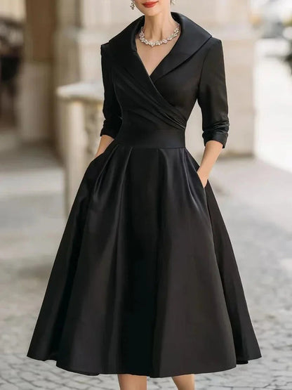 Elegante V-hals Midi Jurk met Lange Mouwen