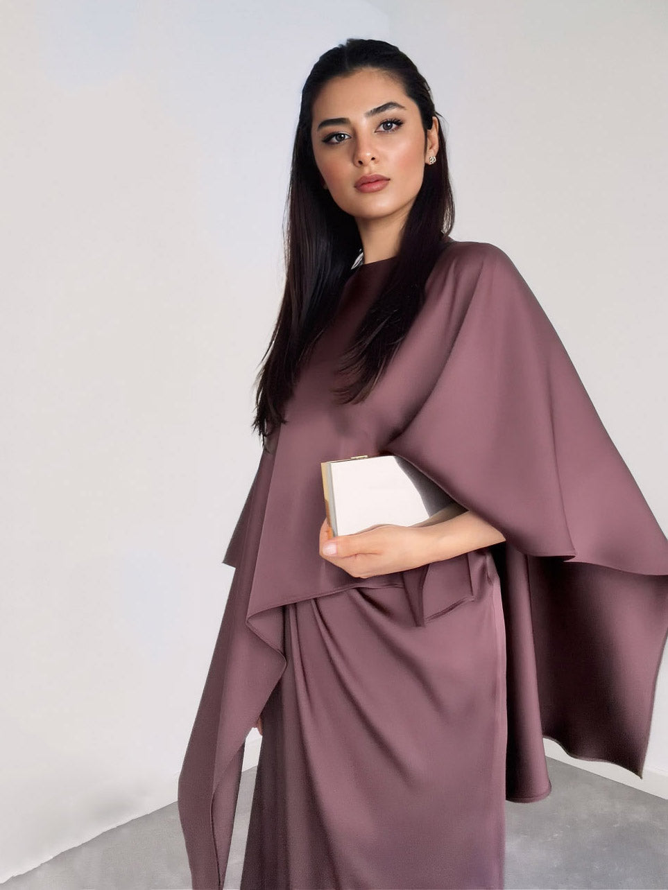 Elegante Satijnen Cape Mouw Top & Maxi Rok Twee-Piece Set