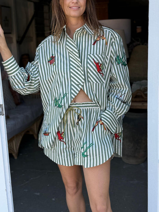 Unieke Gestreepte Print Knoopshirt met Lange Mouwen en Elastische Taille Met Koordshorts Set