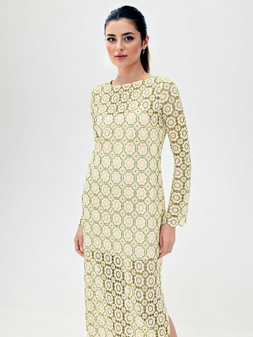 Elegante Maxi Jurk met Lange Mouwen van Haakwerk