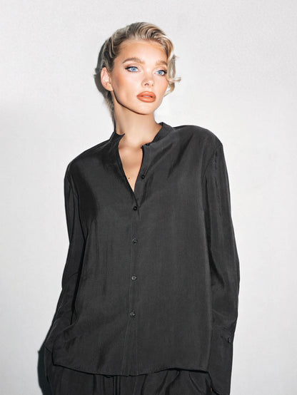 Minimalistische Zwarte Satijnen Shirt & Drawstring Broek Set