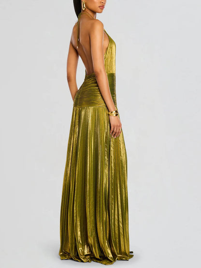 Elegante Metallic Plissé Halter Maxi Dress