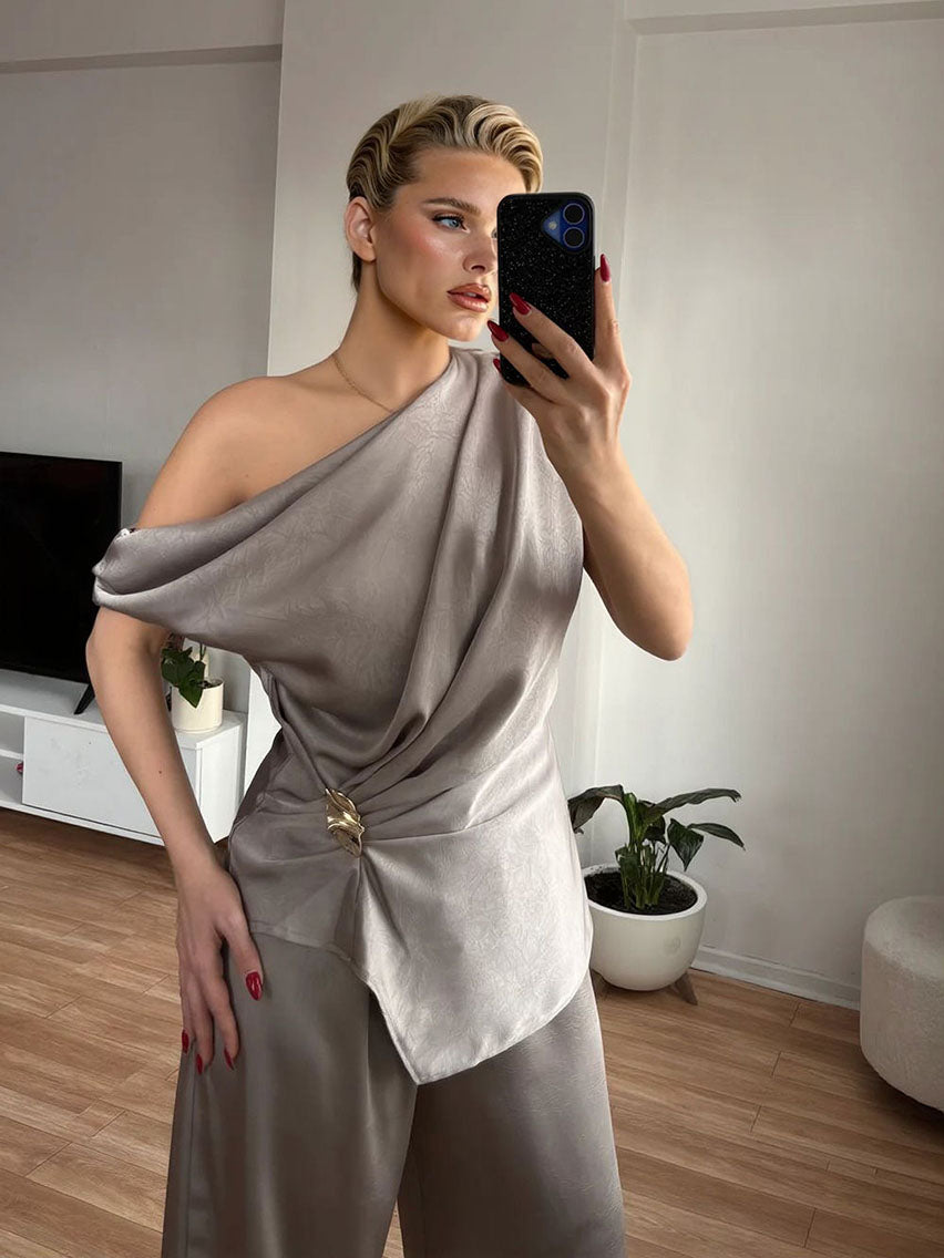 Elegante Satijnen Een-Schouder Drapeer Top & Brede Pantalon Twee-Piece Set