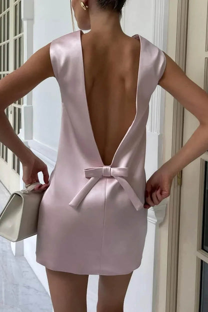 Elegante Satijnen Roze Mini Jurk met Strik