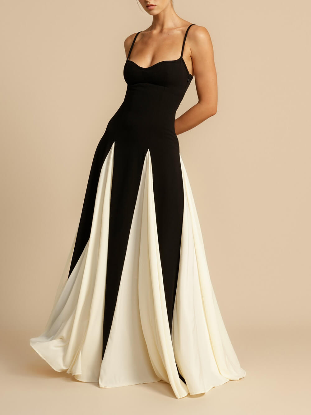 Elegante Gepanelleerde Tulle A-lijn Slip Maxi Jurk
