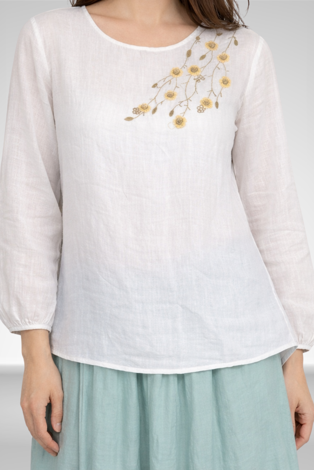 Ariella | Linnen Geborduurde Blouse