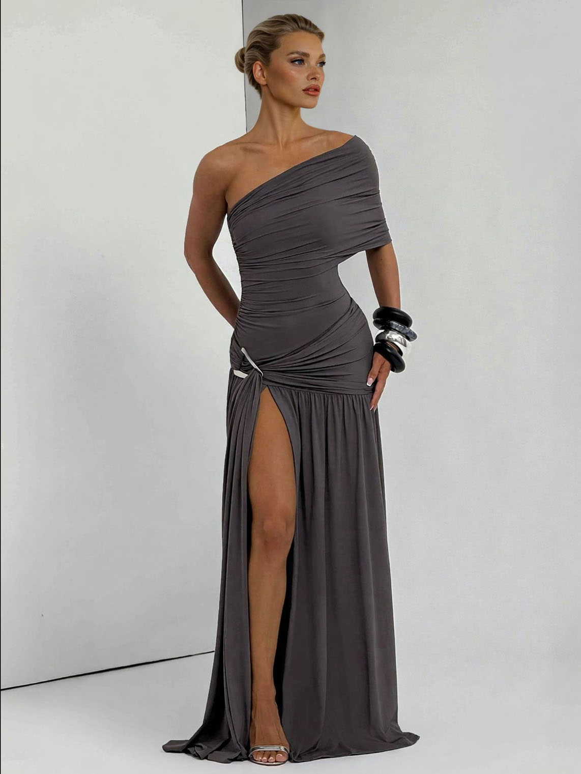 Elegante Maxijurk met Één Schouder en Rimpels