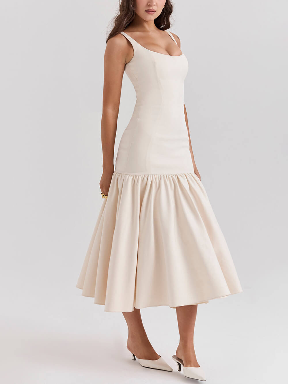 Elegante Midi-jurk met Vierkante Hals en Brede Bandjes