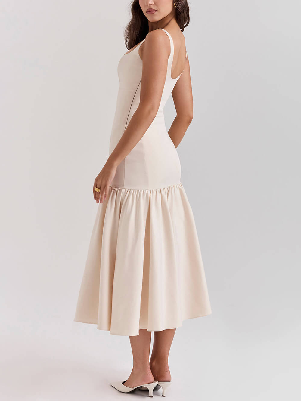 Elegante Midi-jurk met Vierkante Hals en Brede Bandjes
