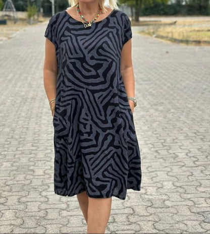 Solina™ – Jurk met ronde hals en prachtige, buikbedekkende print