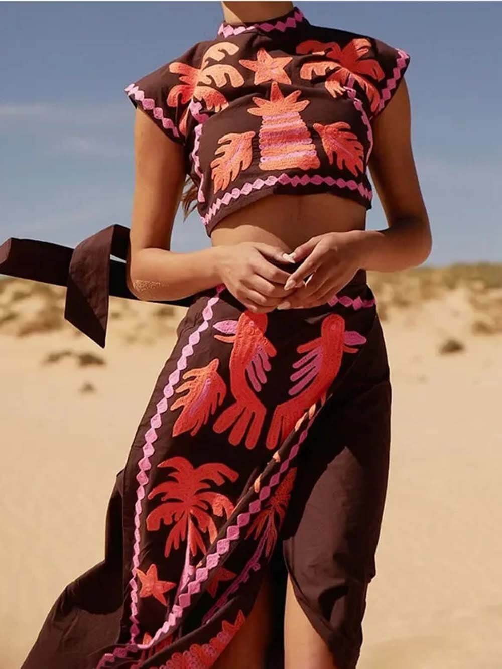 Modieuze, elegante top en rok met hoge taille, print en korte mouwen