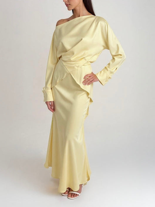 Elegante Asymmetrische Satijnen Blouse met Lange Mouwen