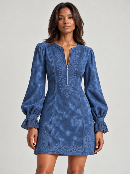 Korte suède jurk met kant – vrouwelijk en verfijnd