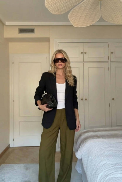 Minimalistische Blazer En Wijde Broek Pak