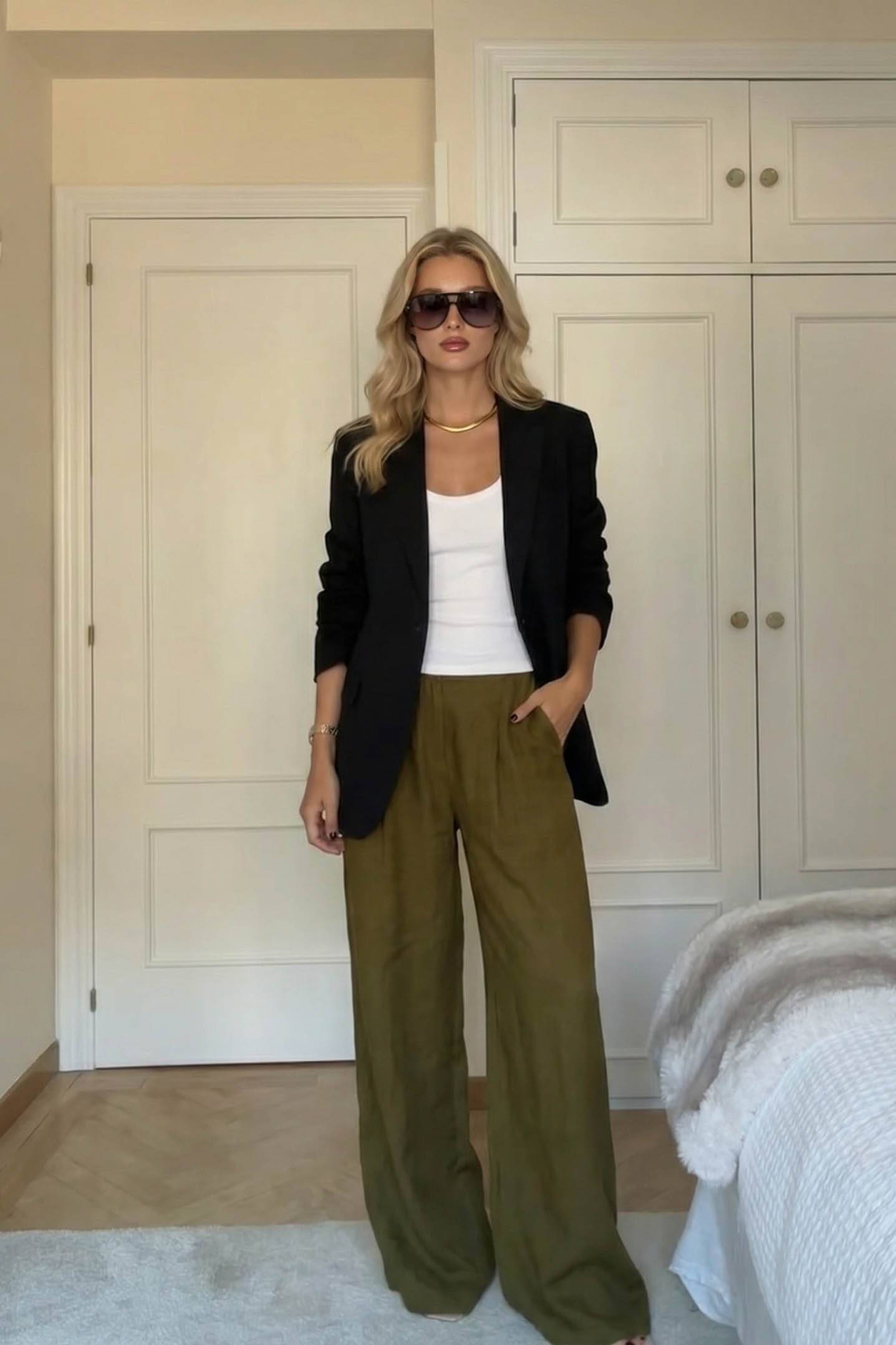 Minimalistische Blazer En Wijde Broek Pak