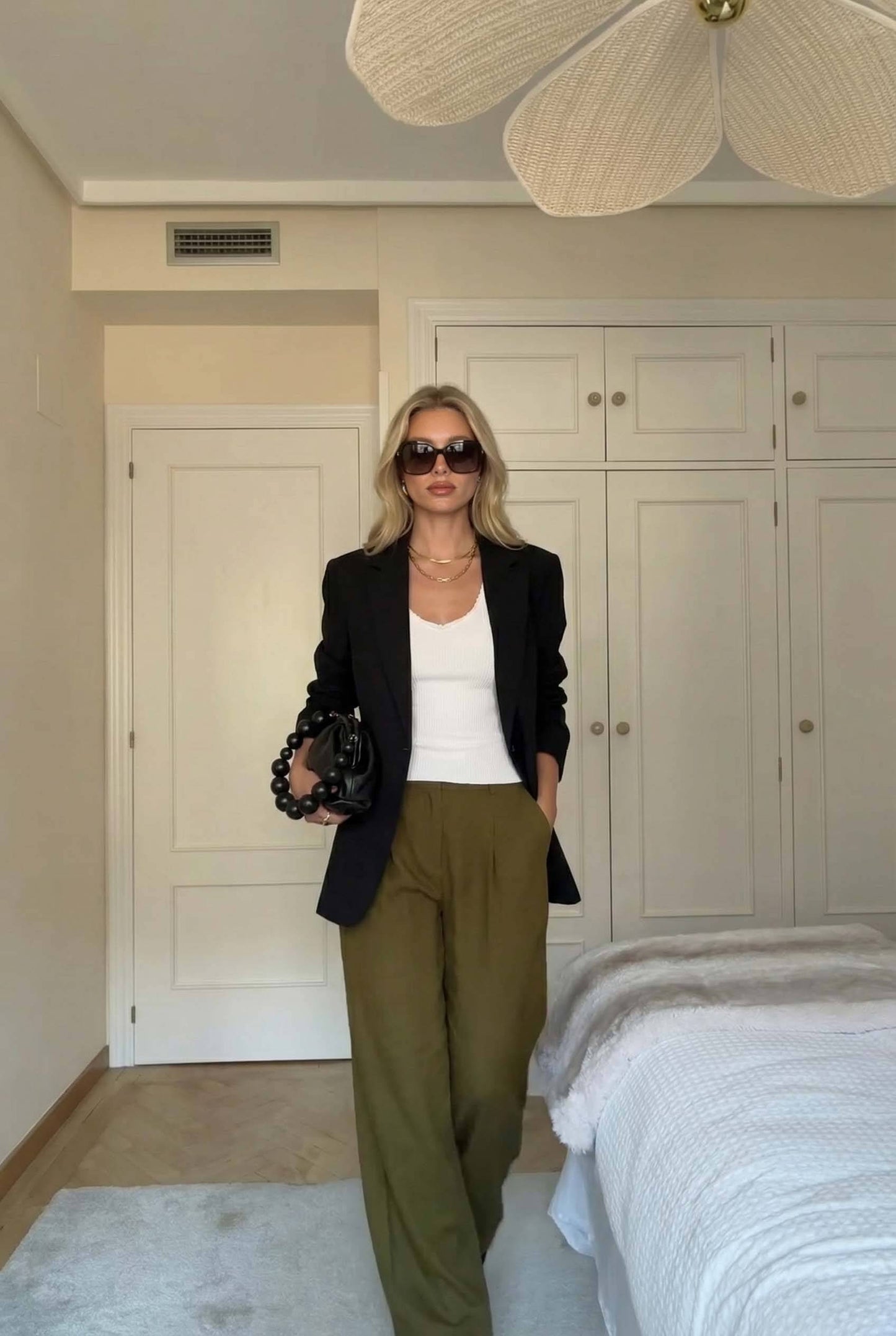 Minimalistische Blazer En Wijde Broek Pak