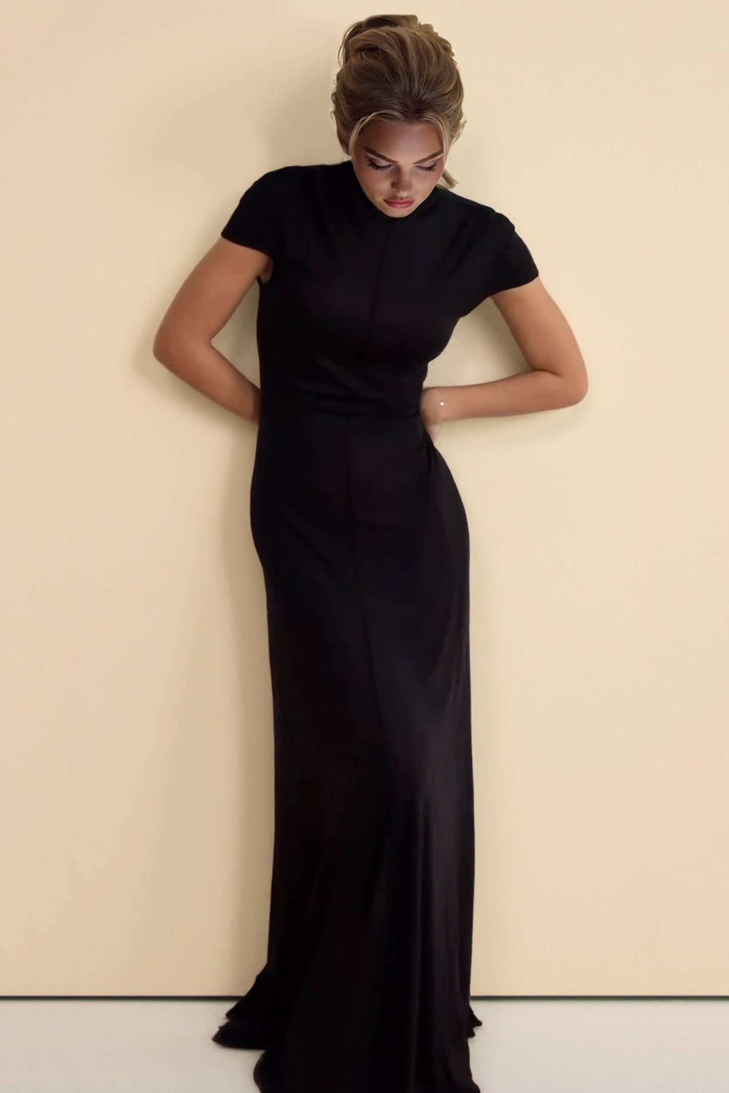 Minimalistische Hoge Hals Korte Mouwen Maxi Jurk