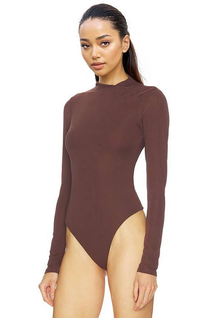 Langsleeve bodypsuit en Split Rok Kostuum