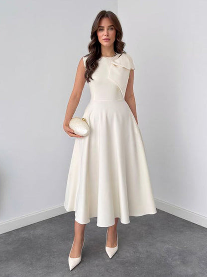 Elegante Mouwloze Midi-Jurk met Strikdetail in Slim-Fit