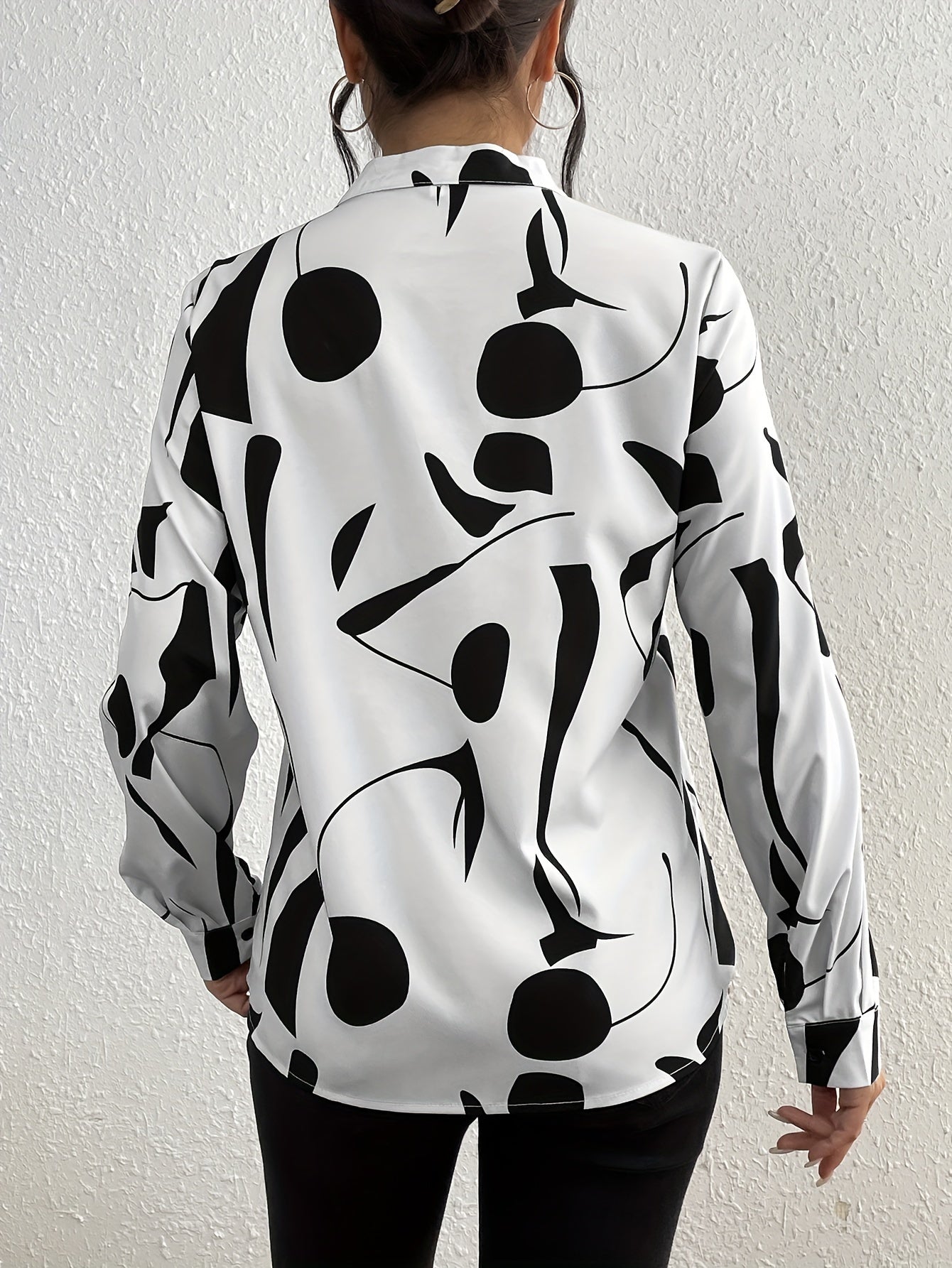 Geometrische V-Hals Blouse - Lange Splitmouwen & Strak Zoom