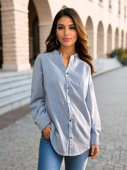 Gestreepte V-Hals Shirt - Drop Schouders & Knopsluiting Stijl