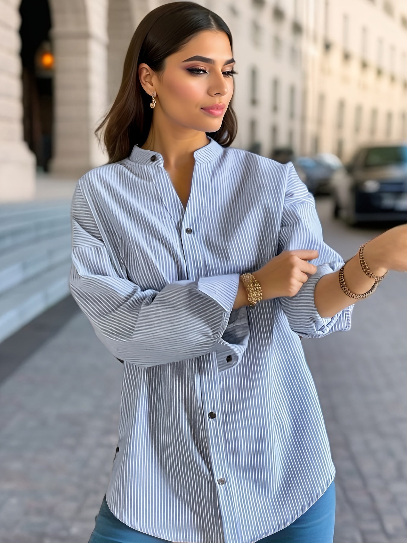 Gestreepte V-Hals Shirt - Drop Schouders & Knopsluiting Stijl