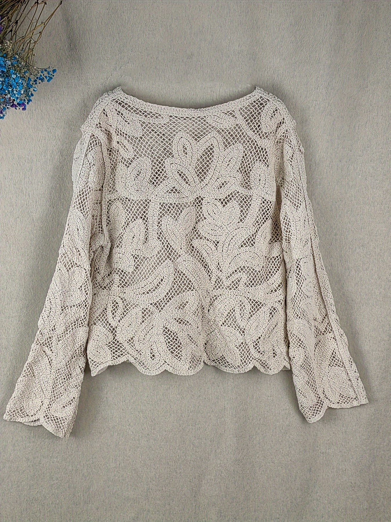 Guipure Kant Knopen Voorkant Shirt - Semi-Doorzichtig & Diepe V-Hals