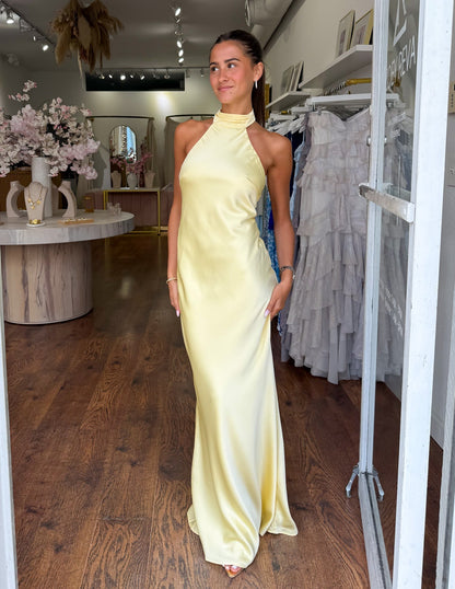 ZEYNEP | Elegante Satijnen Maxijurk met Halternek