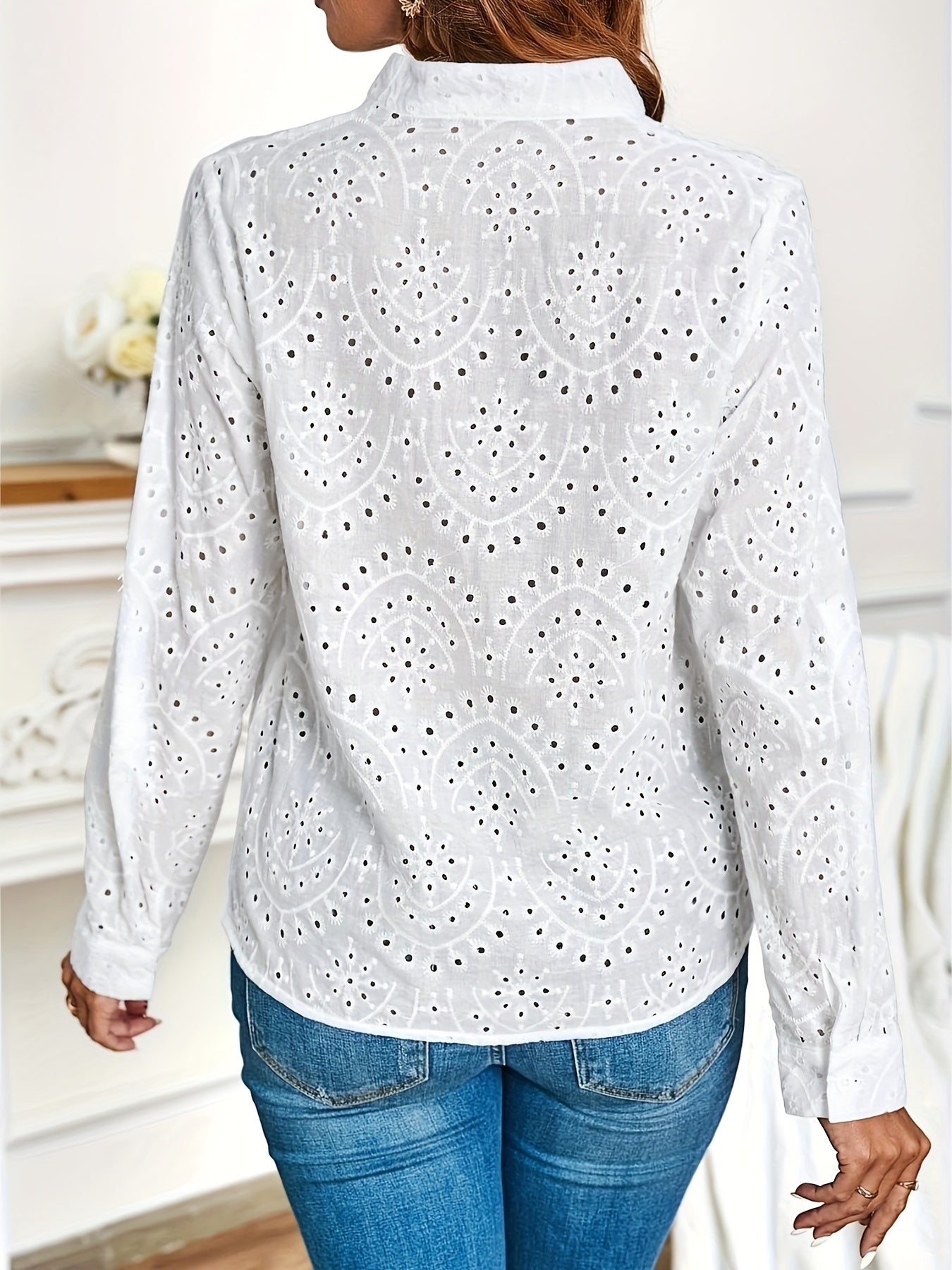 Knopen Voor Blouse - Borduurdetails & Ingezette Hals