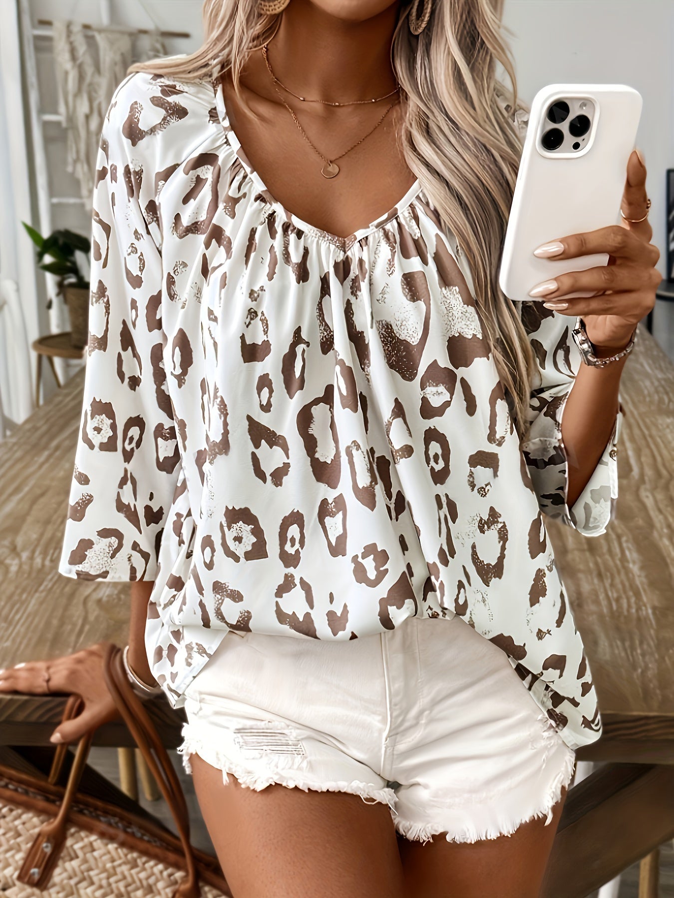 Leopard Print Blouse - Gerimpelde V-Hals & 3/4 Mouw Design