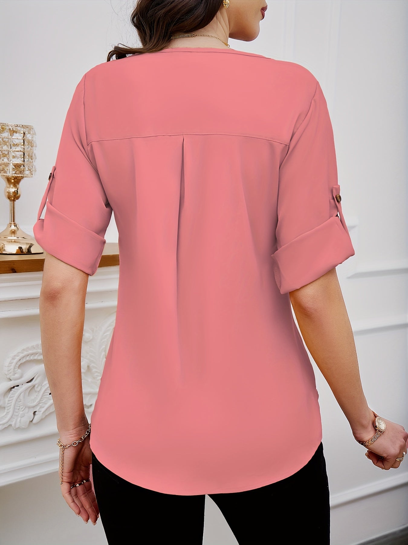 Ronde Hals Blouse - Plissé Voorkant & Korte Mouwen Ontwerp