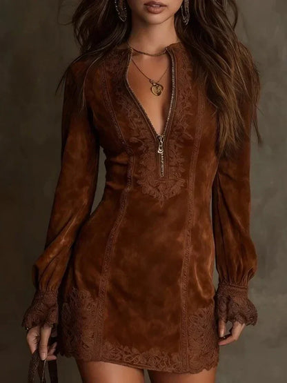 Gina™ – Korte jurk van suede met kant – Feminin & Verfijnd