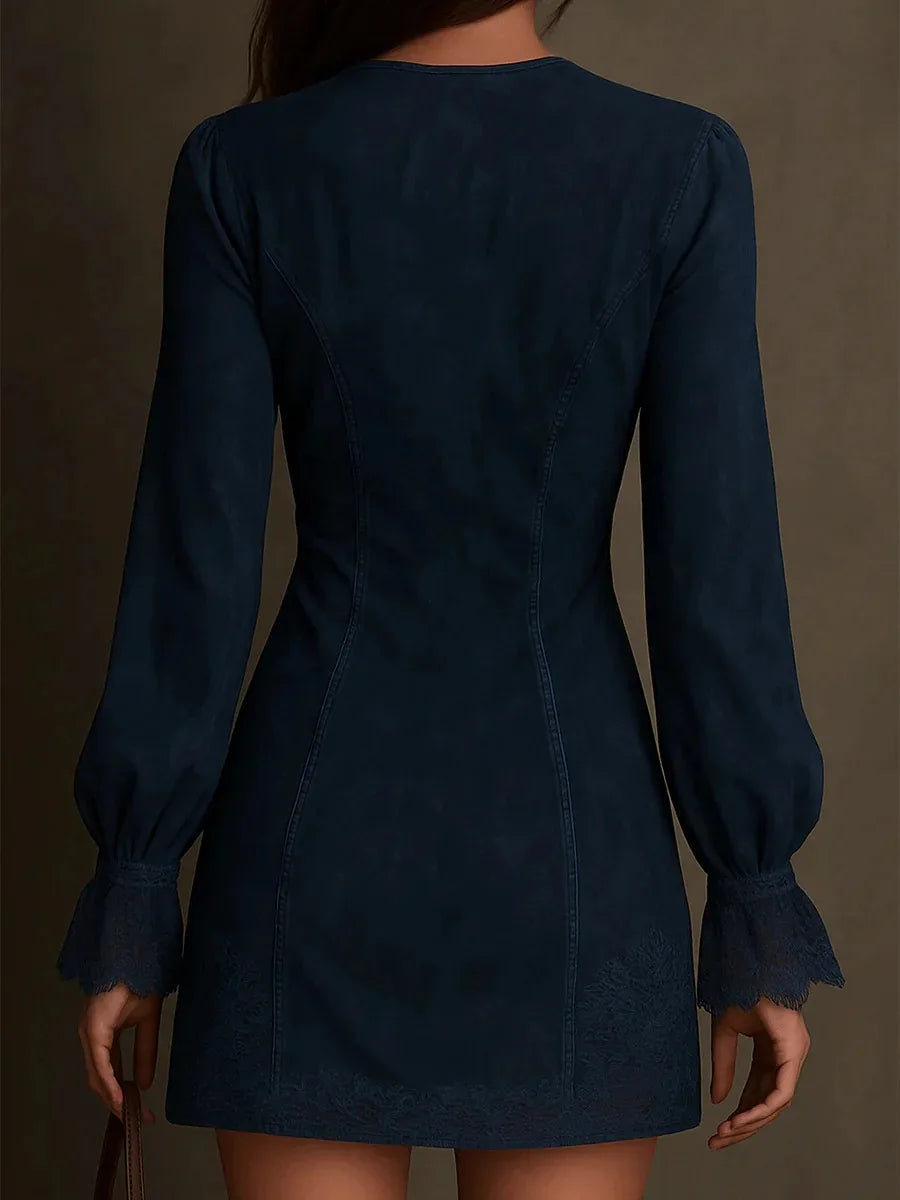 Gina™ – Korte jurk van suede met kant – Feminin & Verfijnd